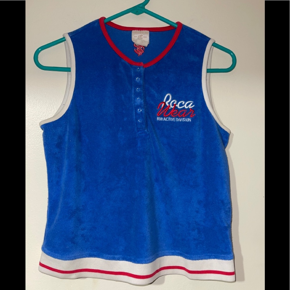 Sleeveless top.